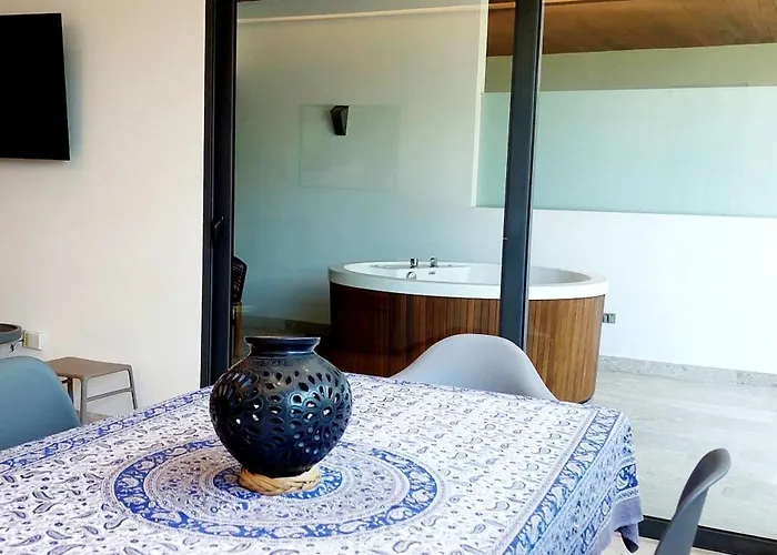 Next To The Beautiful 2 Bedroom *