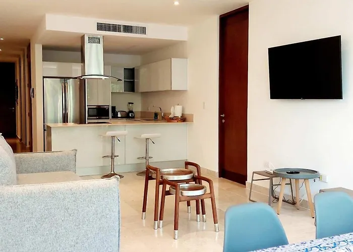 Apartment Next To The Beautiful 2 Bedroom *