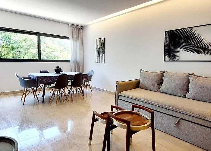 Next To The Beautiful 2 Bedroom